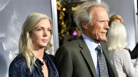 Laurie Murray: Insight The Life Of Clint Eastwood。